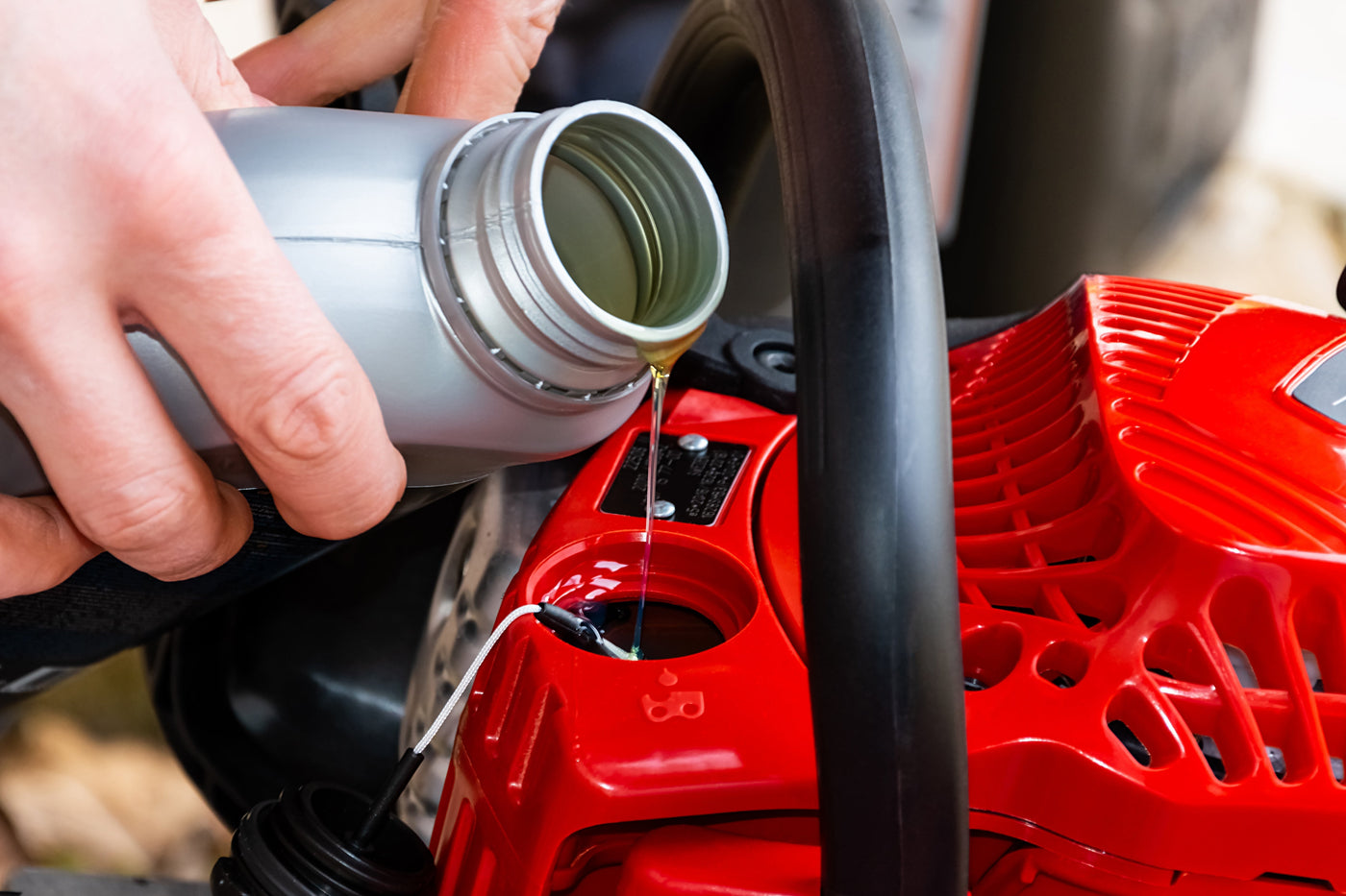 Why Is My Chainsaw Leaking Oil from the Bottom?