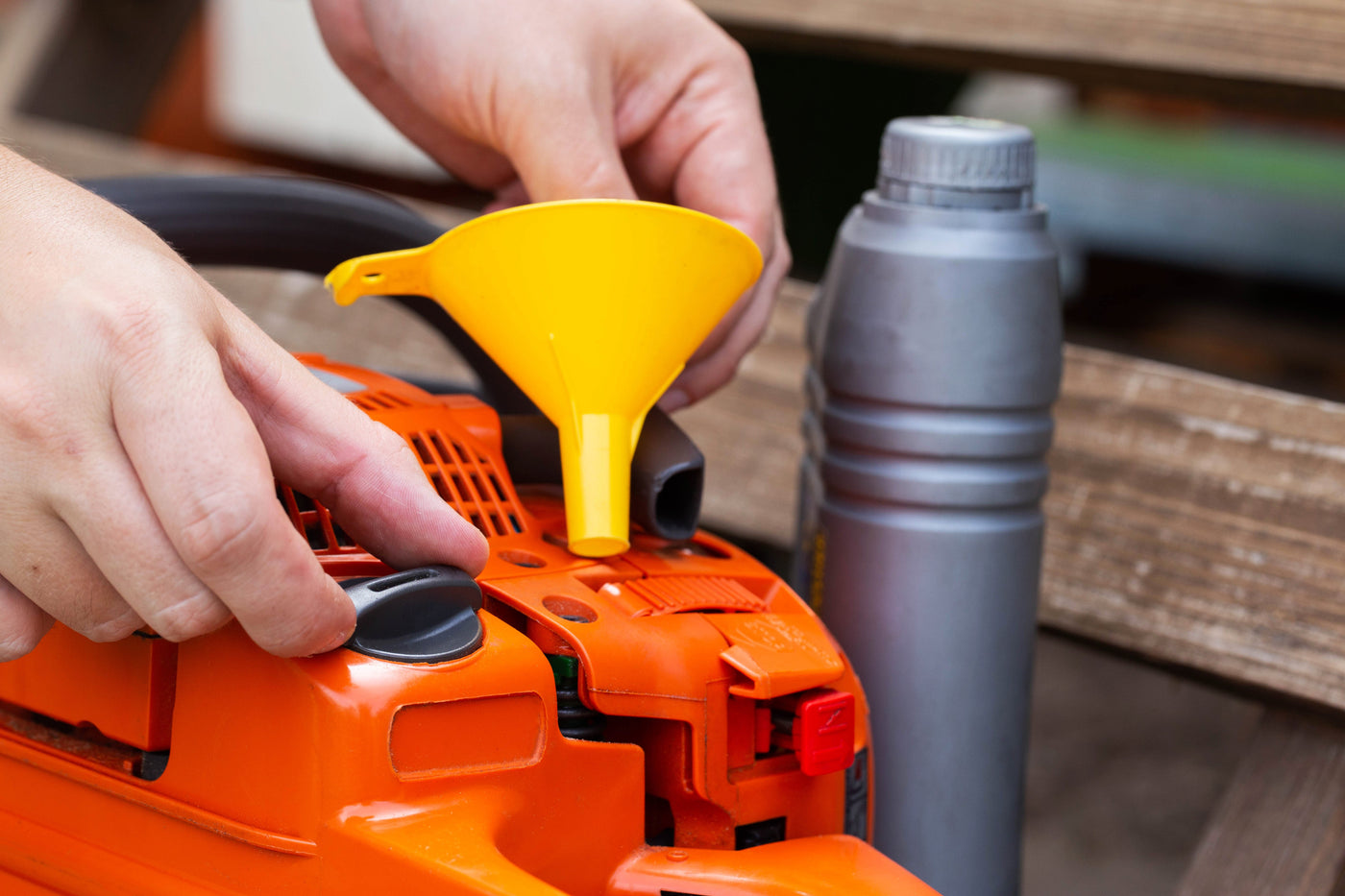 2-Stroke Chainsaw Oil Mix Ratio: Complete Guide