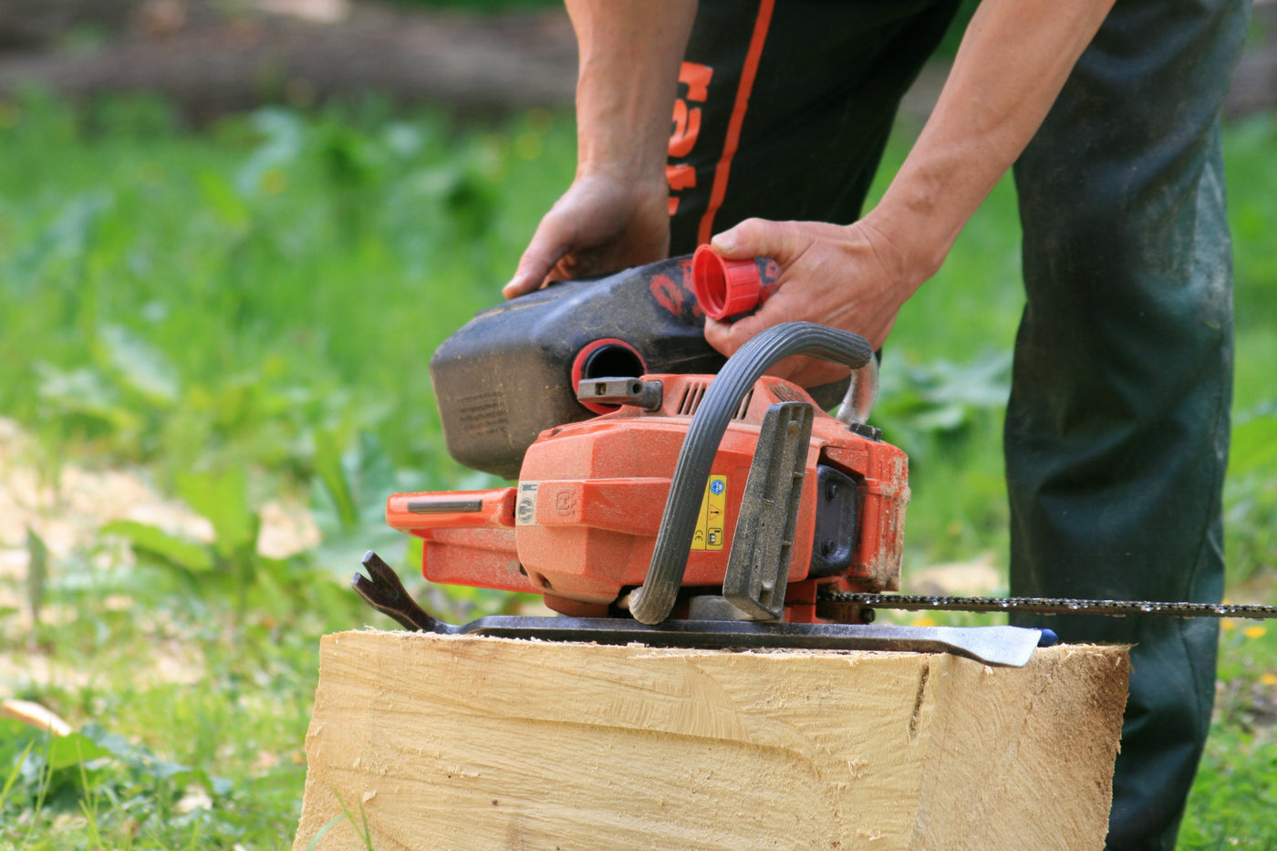 Chainsaw Bar Oil vs Chain Oil: Do You Need Both?